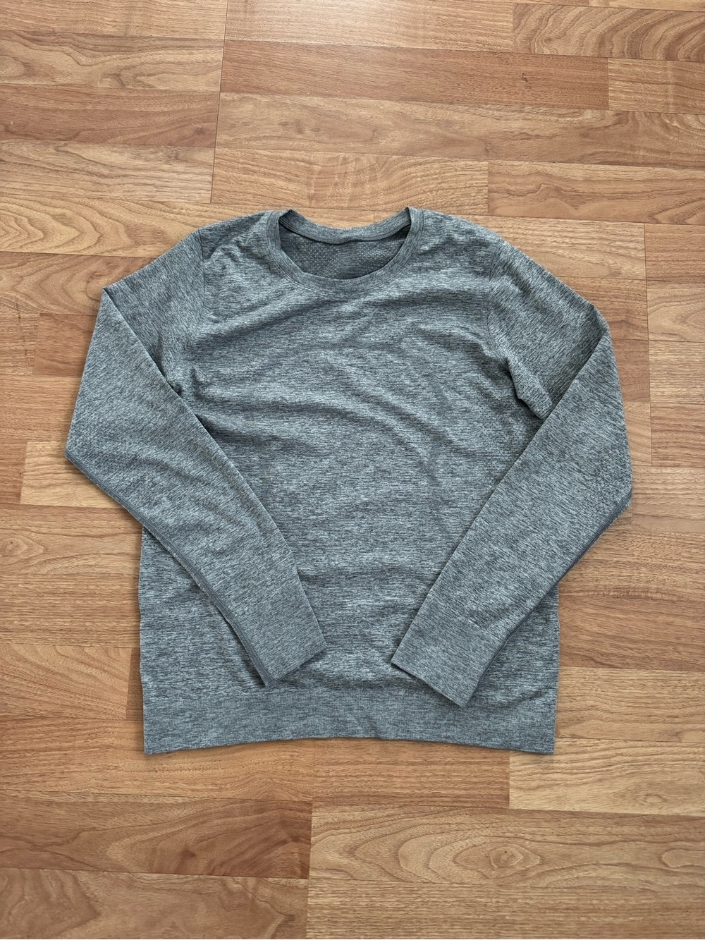 Lululemon Swiftly Tech Long Sleeve 2.0 - Heathered Gray - Size 10